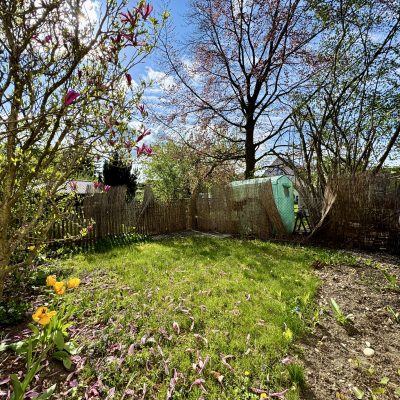 FREIE, HELLE 3 ZIMMER-DG-WOHNUNG MIT GROßEM BALKON UND EIGENEM GARTEN IN SCHÖNER WOHNLAGE